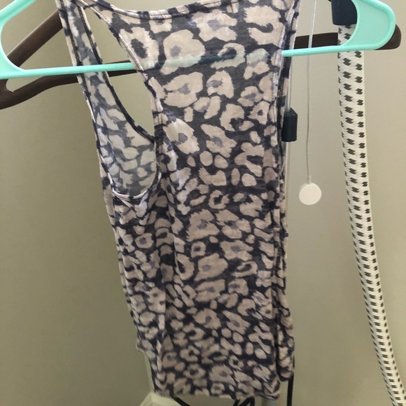 Patterned tank - Picture 2 of 4